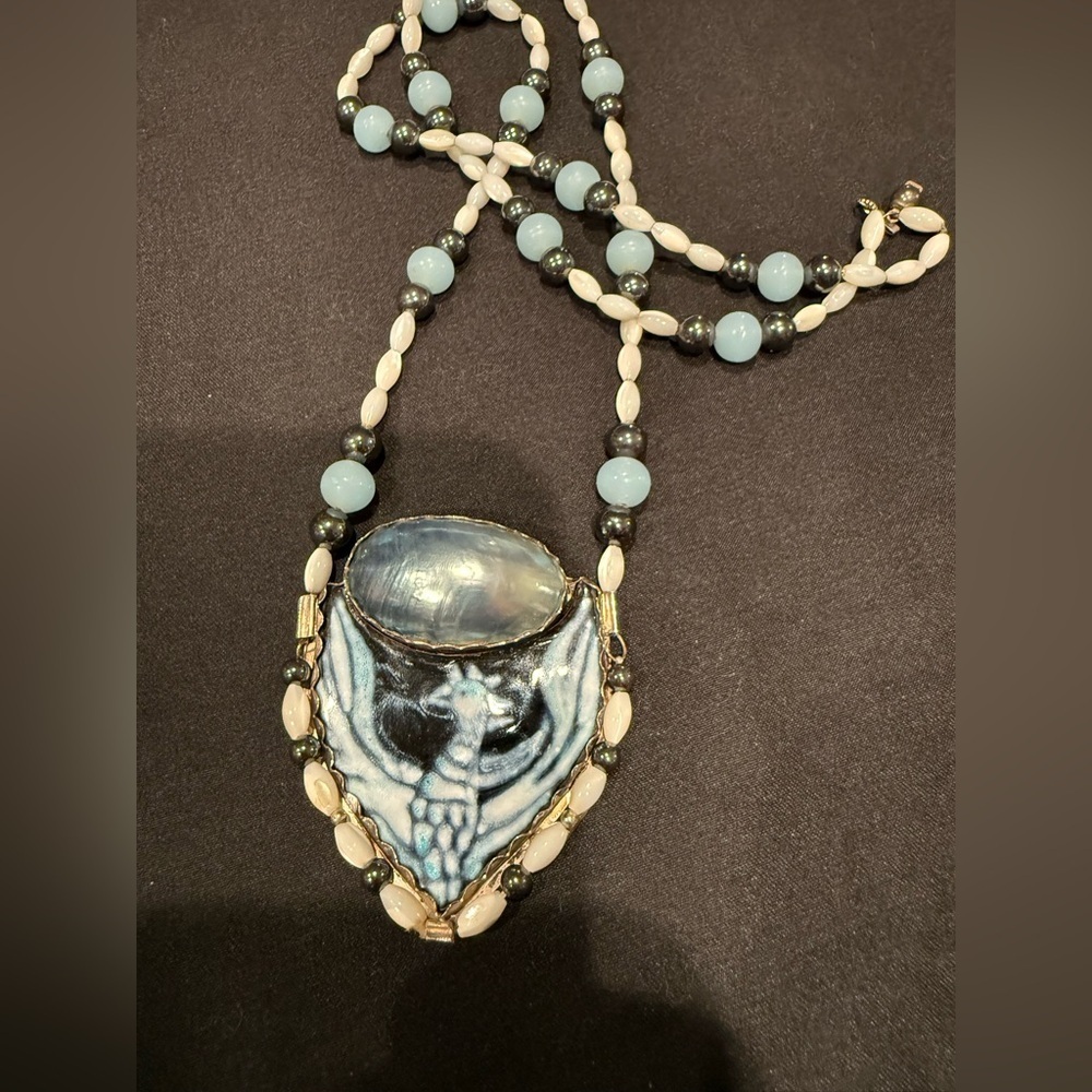 Vintage Phoenix Necklace – Handcrafted Navajo Artistry Glass and Black Pearl - Picture 15 of 16